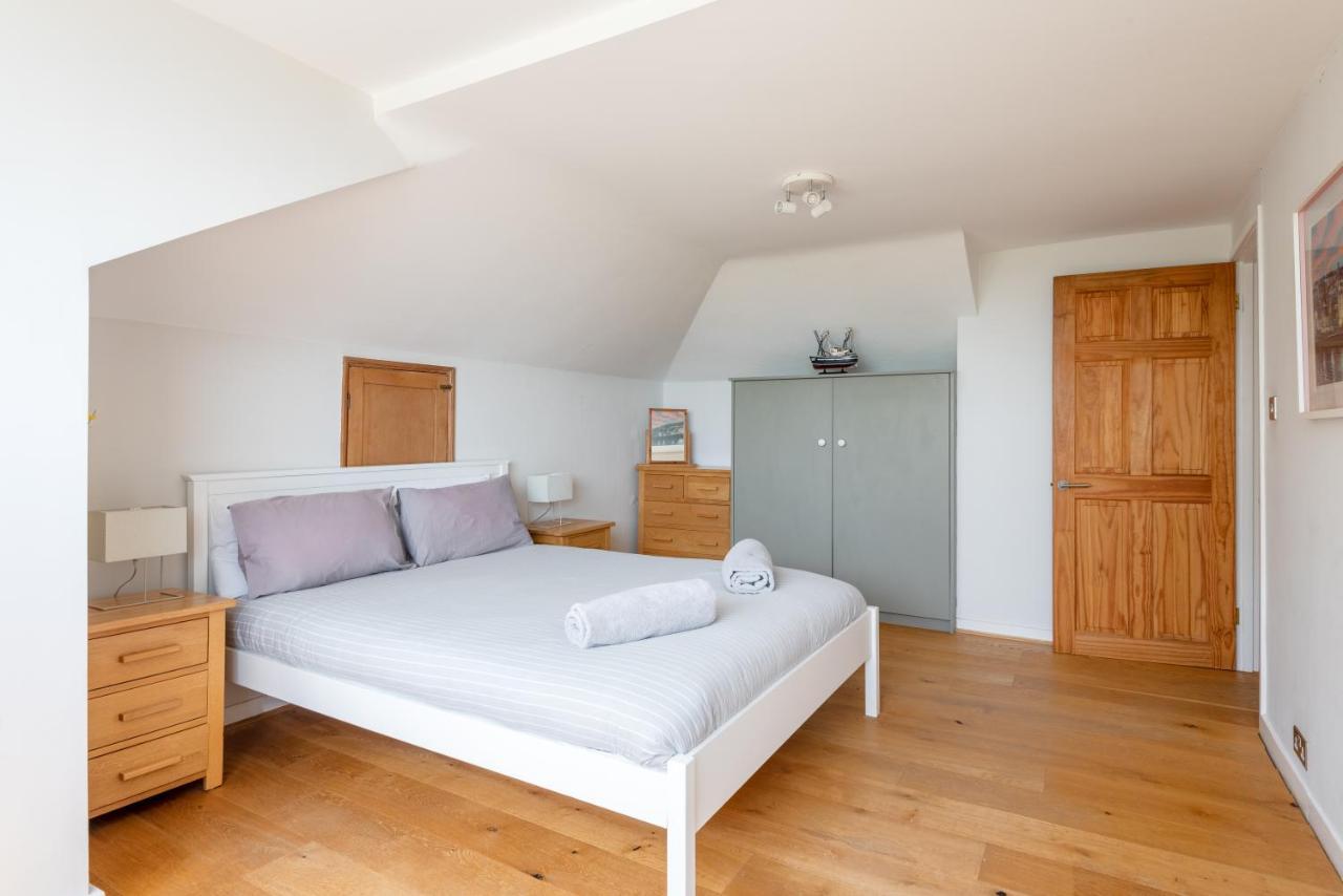 Manacles - Spacious Flat Near Beach With Sea Views & Parking Falmouth Kültér fotó